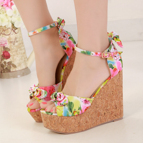 Gorgeous Floral Wedge Fash..